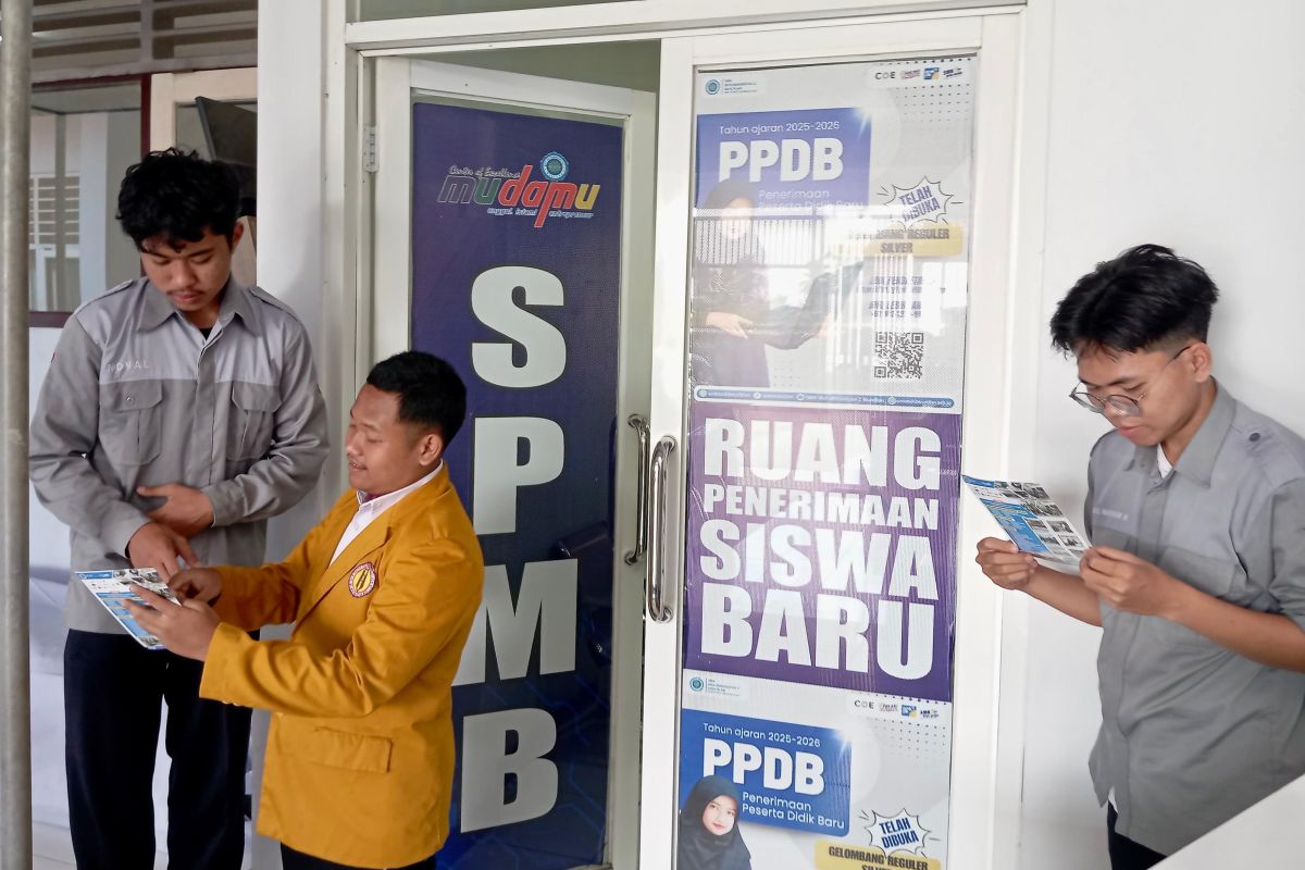 Pemprov Jateng  fasilitasi 72.460 siswa miskin