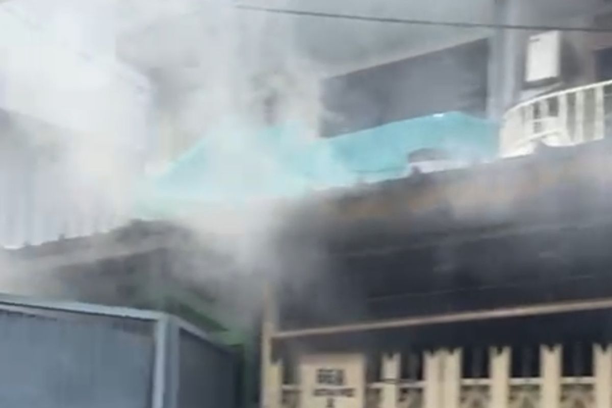 Kabel telanjang kena tumpukan baju sebabkan rumah terbakar di Tambora
