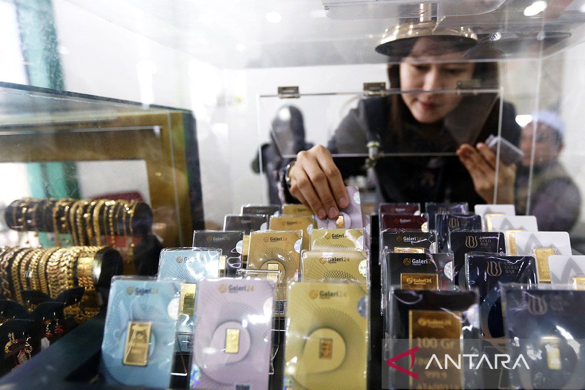 Harga emas UBS dan Galeri24 hari ini kompak turun, Kamis 17 Juli 2025