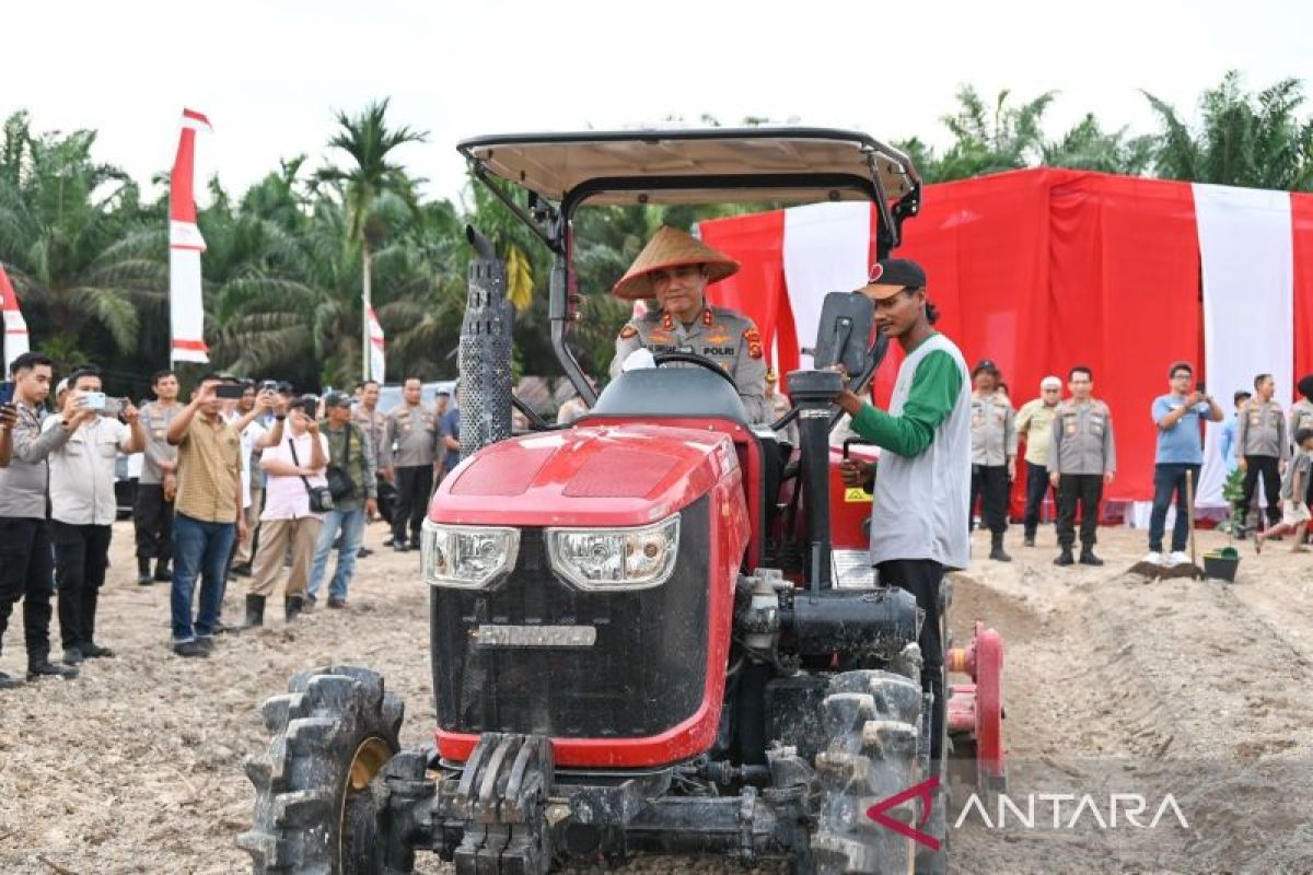 Kapolda Jambi lakukan tanam jagung kuartal 3 untuk capai ketahanan panhan