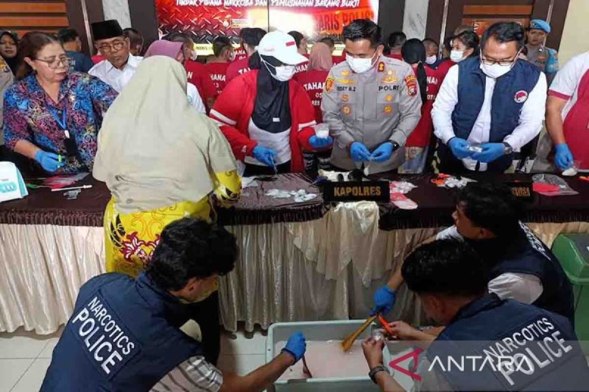 Polres Kotim gagalkan peredaran 2 kilogram lebih sabu jaringan internasional