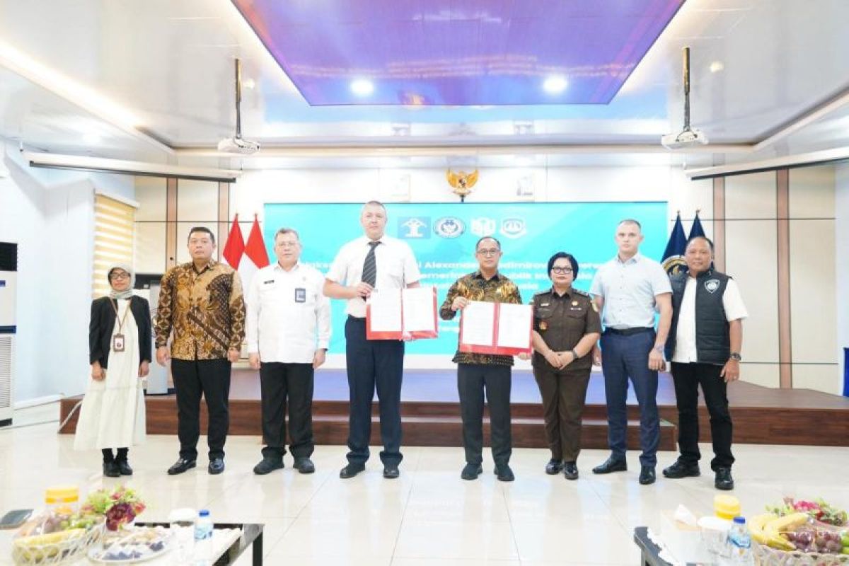 Kemenkum serahkan Alexander Vladimirovich Zverev dalam rangka ekstradisi pertama dengan Rusia