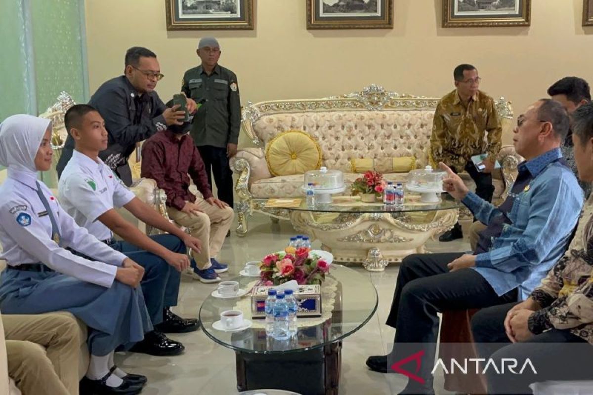 Gubernur minta 2 Paskibraka Nasional asal Sultra jaga nama baik daerah