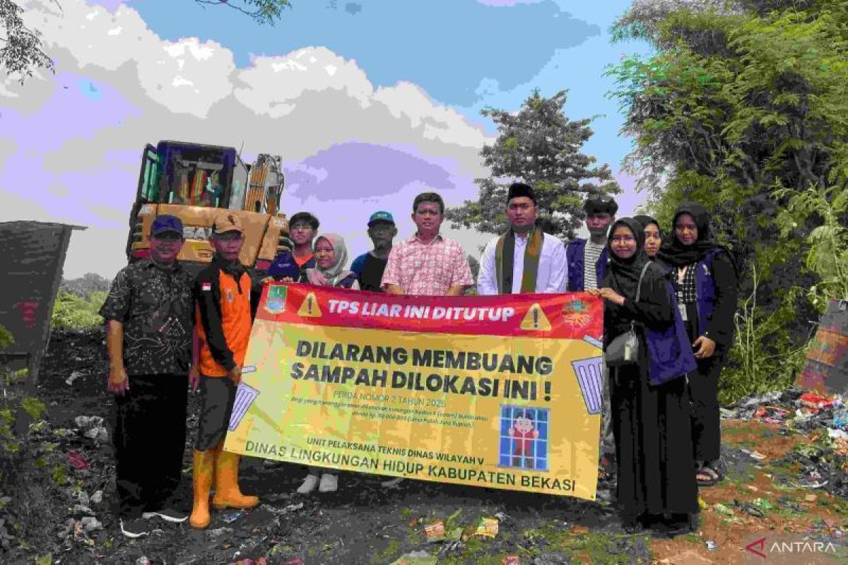 Pemkab Bekasi bersihkan sampah liar di Sungai Citarum