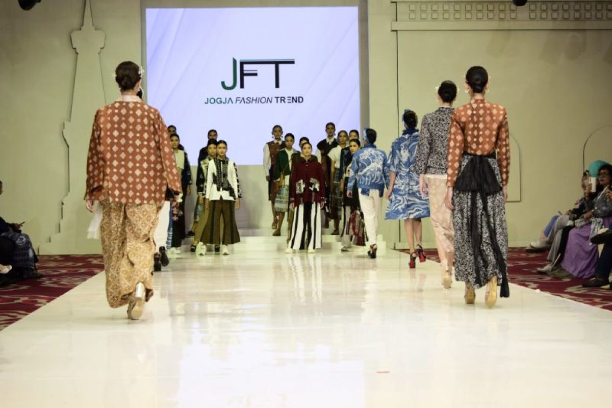 Desainer Singapura ambil bagian dalam Jogja Fashion Trend 2025