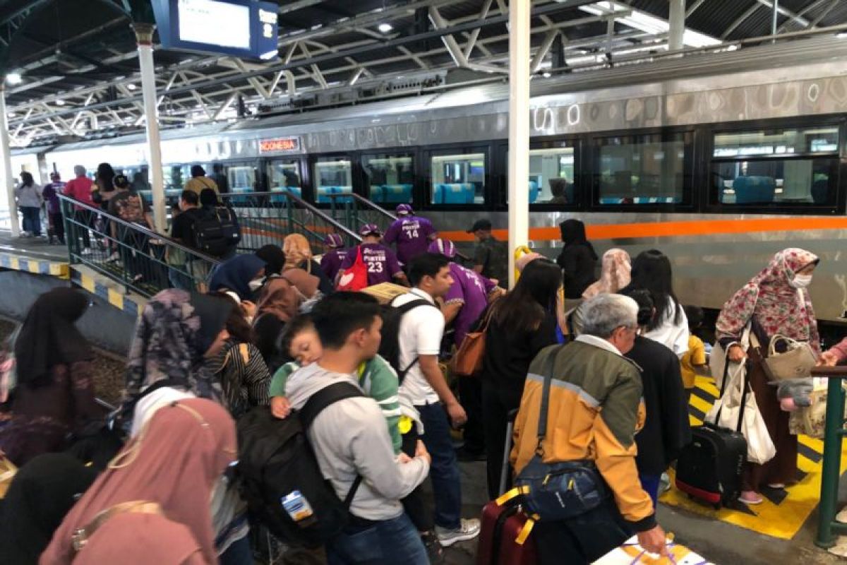 KAI Daop 6 Yogyakarta terima kedatangan 25 ribu penumpang KA Jarak Jauh pada akhir masa liburan sekolah
