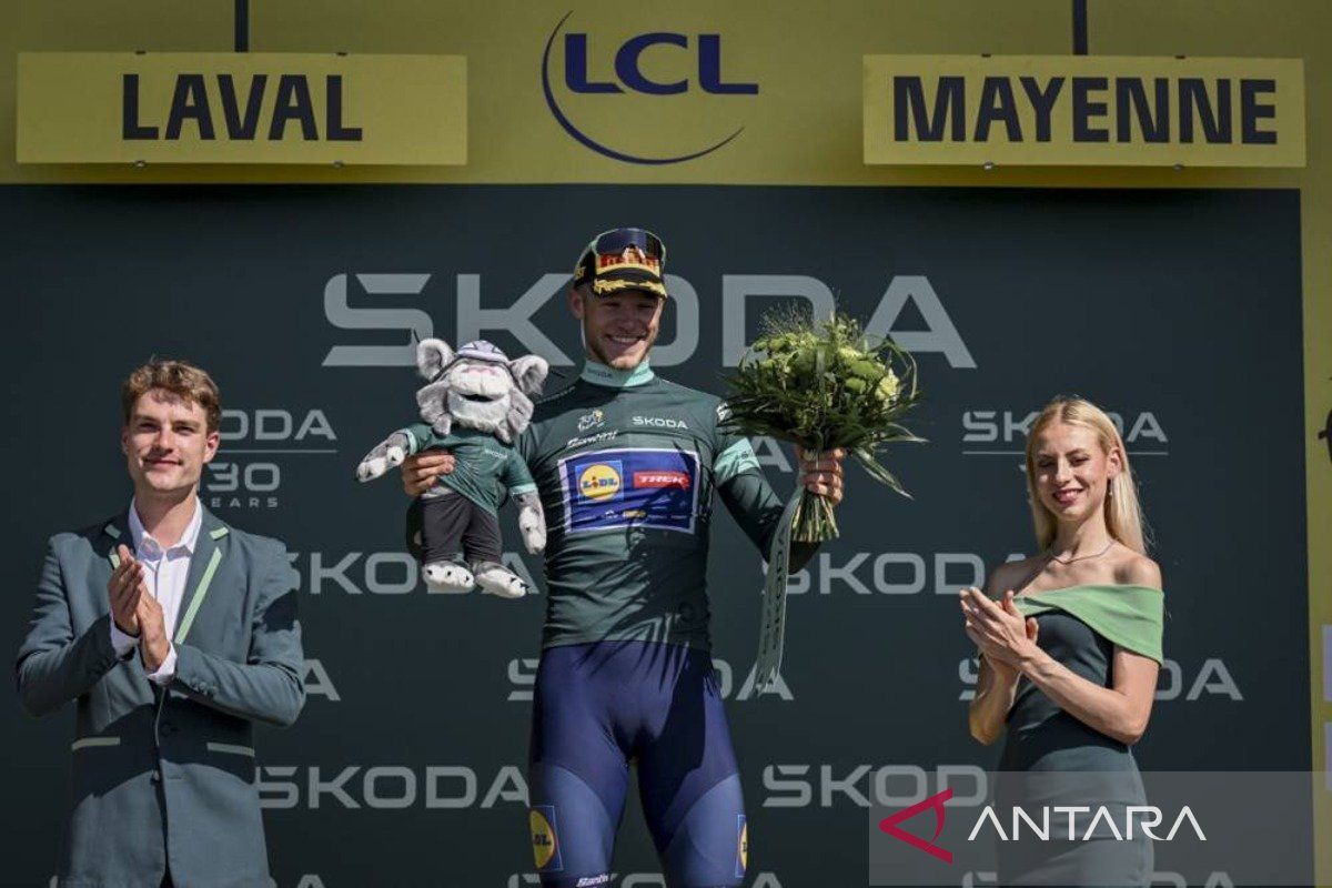 Jonathan Milan menangi etape kedelapan Tour de France