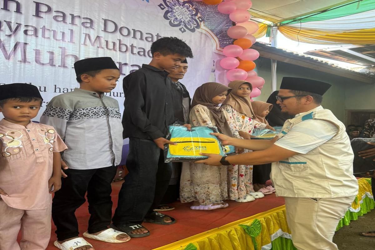 PLN salurkan bantuan sekolah untuk 150 anak yatim di Tanggamus