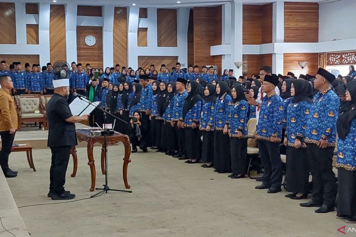 Gubernur Bengkulu ingatkan ASN baru semangat melayani bukan dilayani
