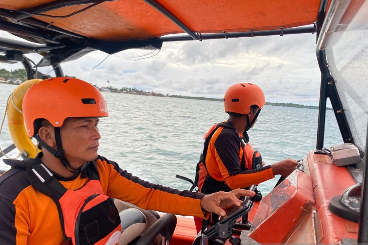 Sebuah kapal di perairan Mentawai alami kecelakaan