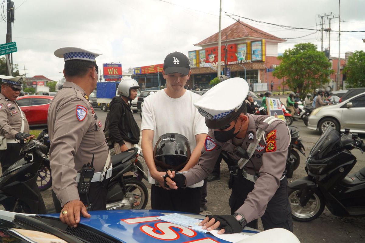Polda Bali minta pemilik rental motor edukasi WNA aturan lalu lintas
