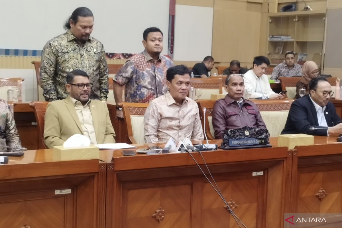Komisi III DPR RI cek usulan KPK soal revisi KUHAP larang tahanan bermasker