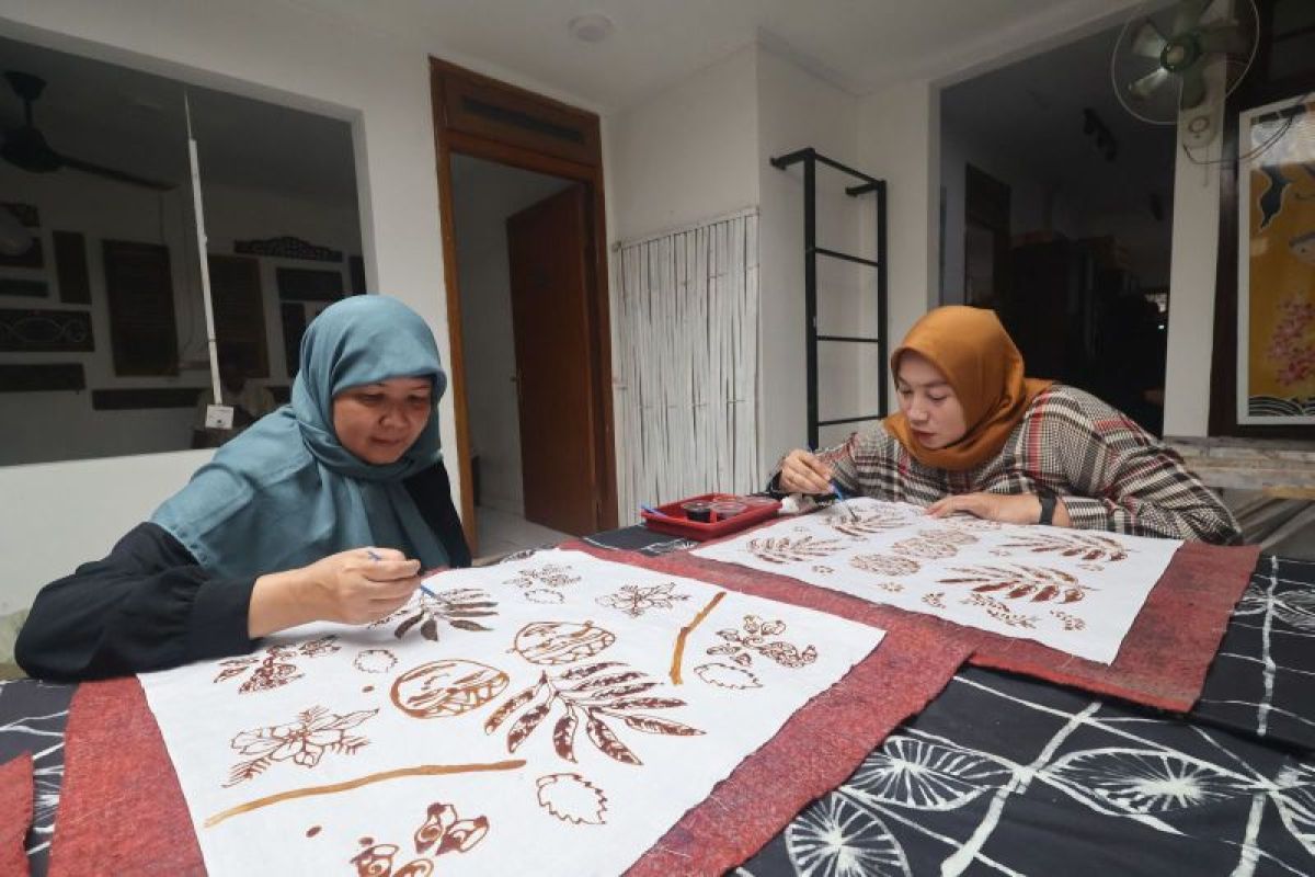 PLN terima predikat Platinum SDGs setelah raih 43 penghargaan di Nusantara CSR Awards 2025
