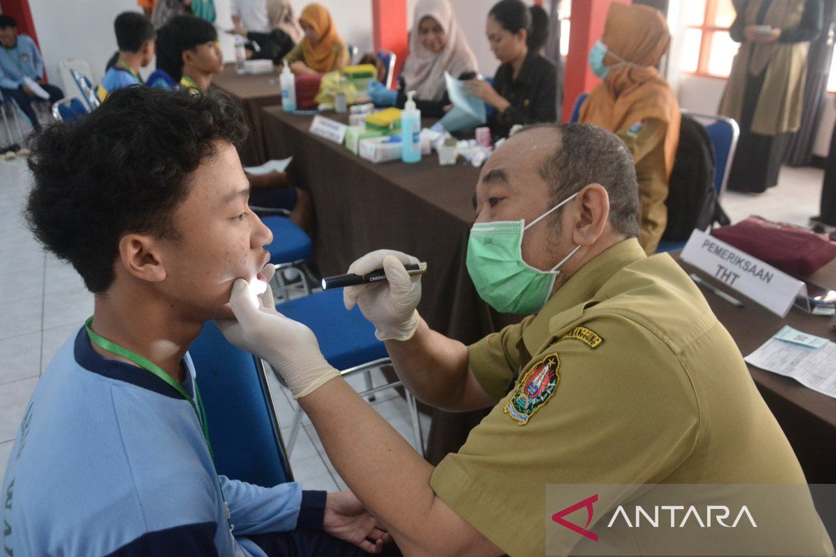 Siswa Sekolah Rakyat Temanggung jalani tes kesehatan di hari pertama