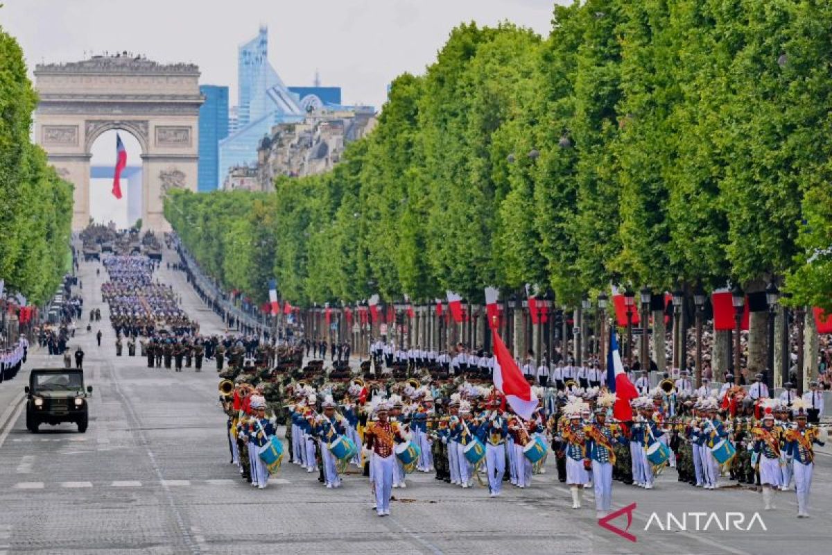 Politik kemarin, Prabowo hadiri Bastille Day hingga ODGJ dapat bansos