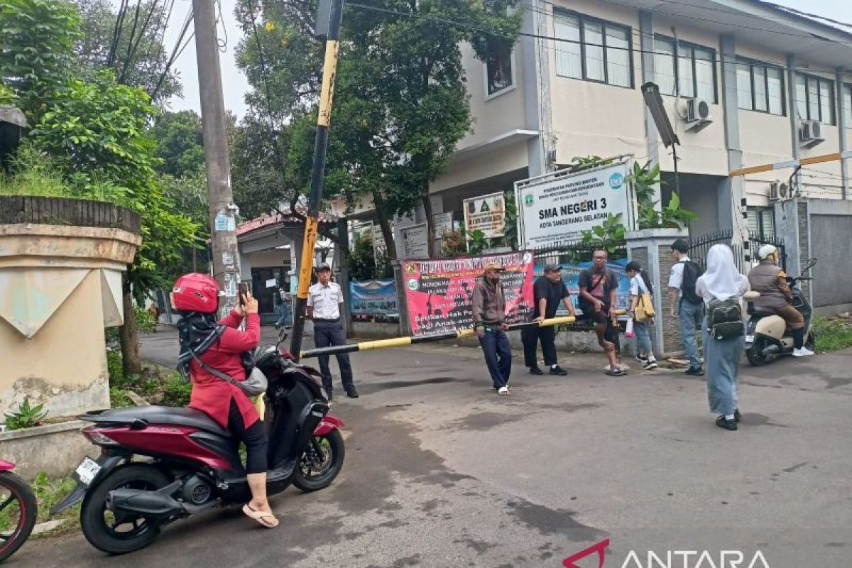 Dua SMA Negeri di Tangsel kembali dibuka setelah disegel orang tua murid