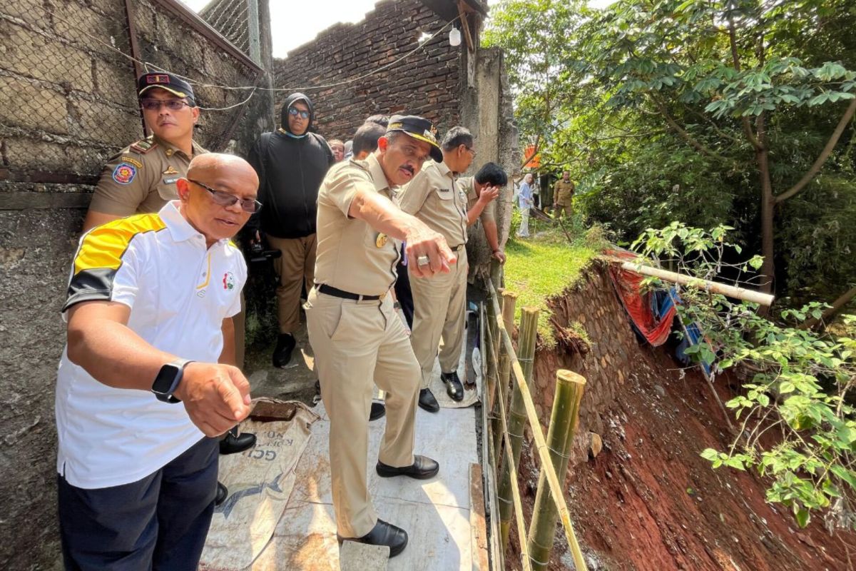 Pemkot Jaksel minta BBWS tangani perbaikan turap di Rawajati