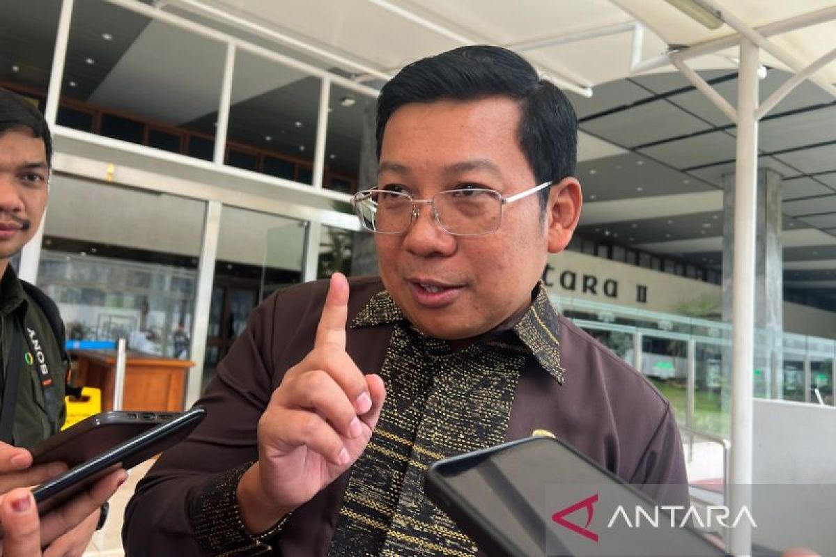 Indonesia begins 2025 rice aid for 18 million low-income families