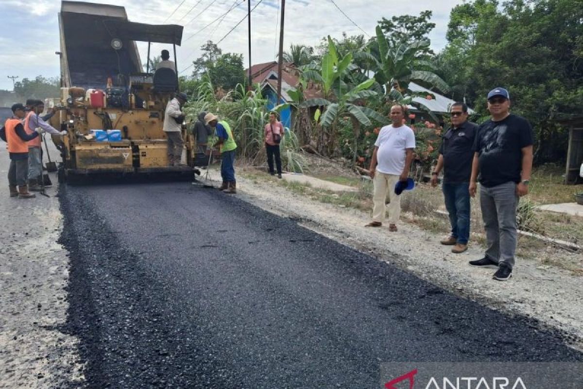 Jelang Pacu Jalur, Gubernur Abdul Wahid Gercep Benahi Jalan ke Kuansing