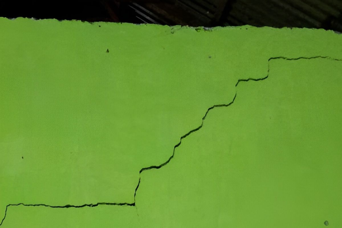 Sebanyak 38 rumah warga rusak akibat gempa di Poso