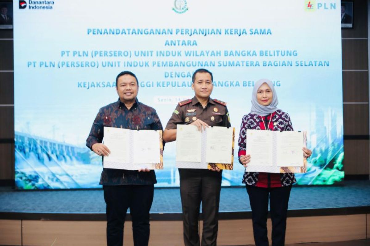GM PLN Babel-Kajati teken perjanjian kerja sama, perkuat aspek hukum pembangunan infrastruktur ketenagalistrikan