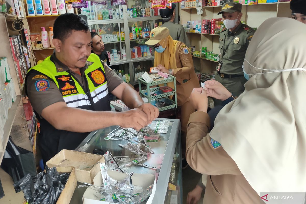 Toko kosmetik jadi kedok penjualan obat keras ilegal di Jakbar