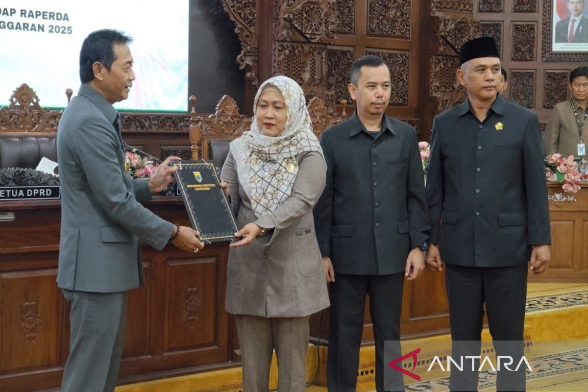Pemkab-DPRD Batang  sepakati bersama Raperda APBD 2025