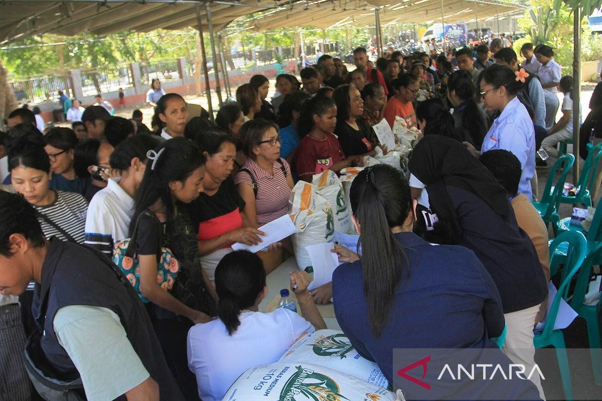 Bulog NTT menyalurkan 455.660 kilogram CBP untuk warga di Kota Kupang