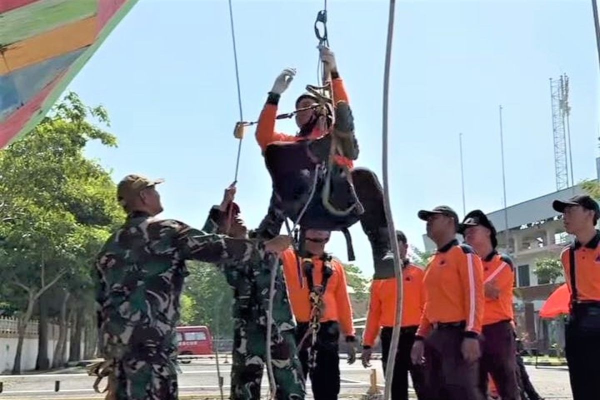 BPBD Kota Madiun latih relawan penyelamatan vertikal