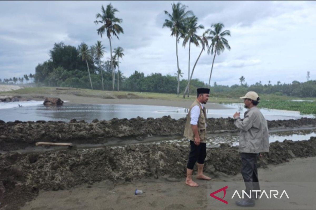 BPBD Aceh Barat keruk muara sungai cegah genangan banjir