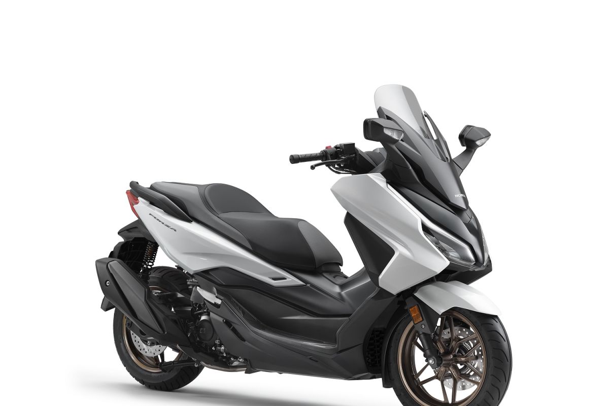 AHM beri penyegaran terhadap skutik premium Honda Forza