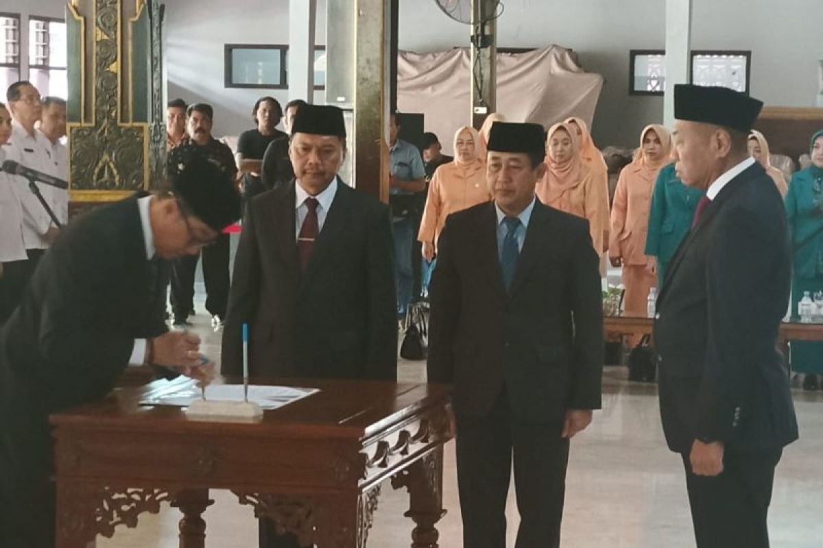 Bupati Tulungagung tegaskan tak ada jual beli jabatan dalam mutasi 17 pejabat
