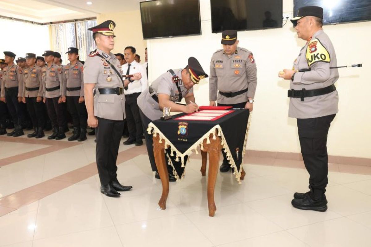 Kapolda Kepri pimpin sertijab Irwasda, Dansat Brimob dan Kapolres Anambas