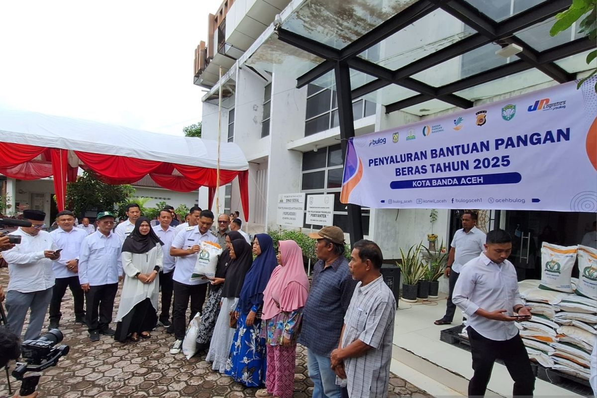 Bulog Aceh salurkan bantuan pangan sebanyak 10,8 ribu ton