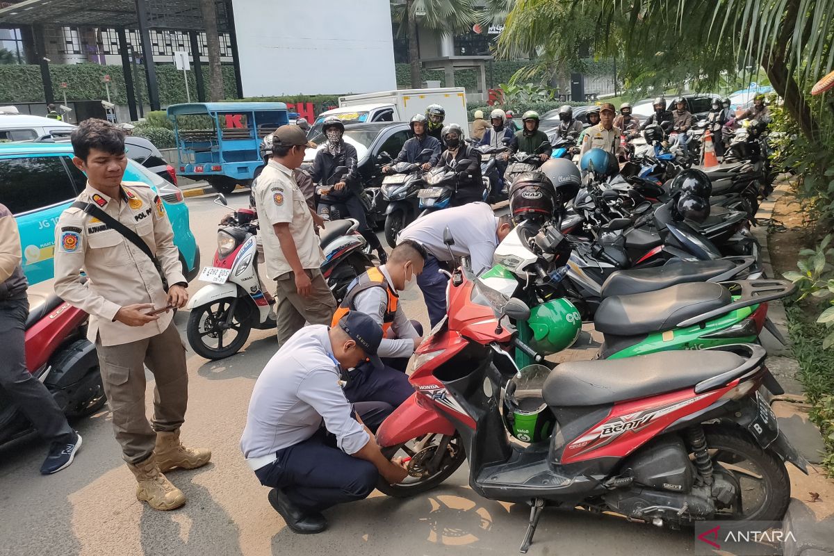 Polisi tangkap jukir liar di Tanah Abang setelah viral minta Rp100.000