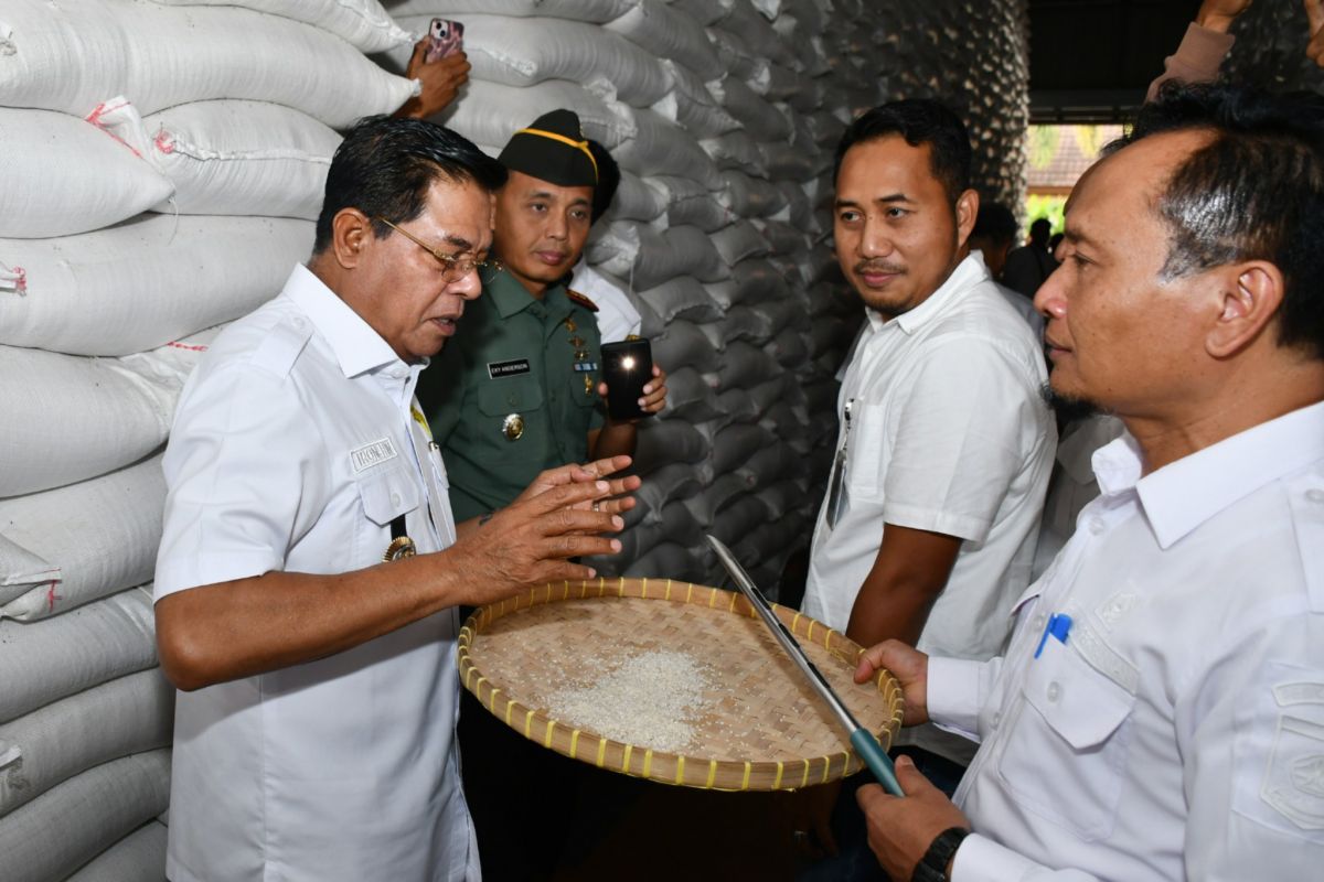 Sebanyak 129.439 warga Lombok Timur dapat bantuan beras CPP