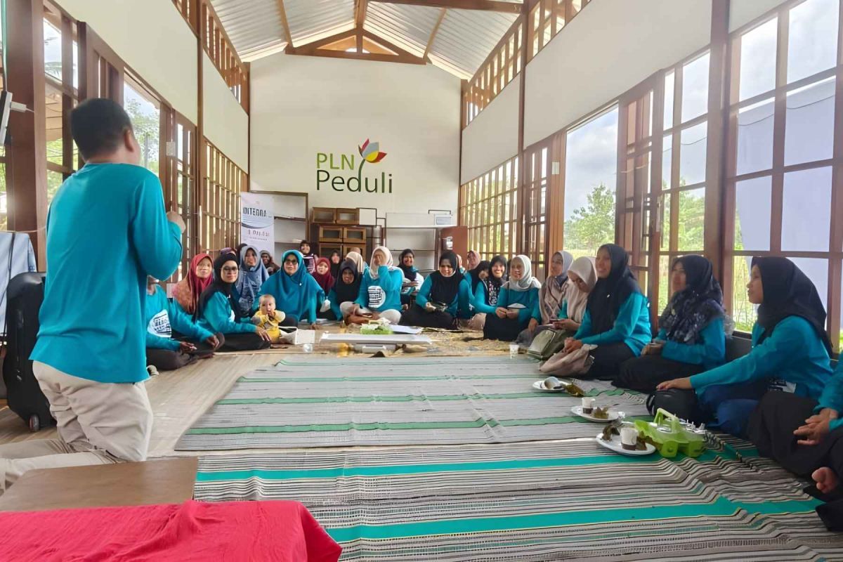 PLN hadirkan listrik untuk dukung Eco School Lentera Intergeneration di Lombok Timur