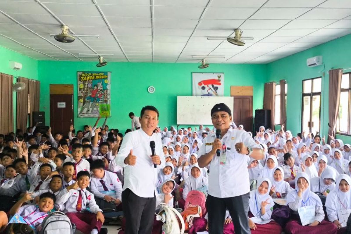 Staf Bupati Bangka ajarkan siswa hindari tindak kekerasan