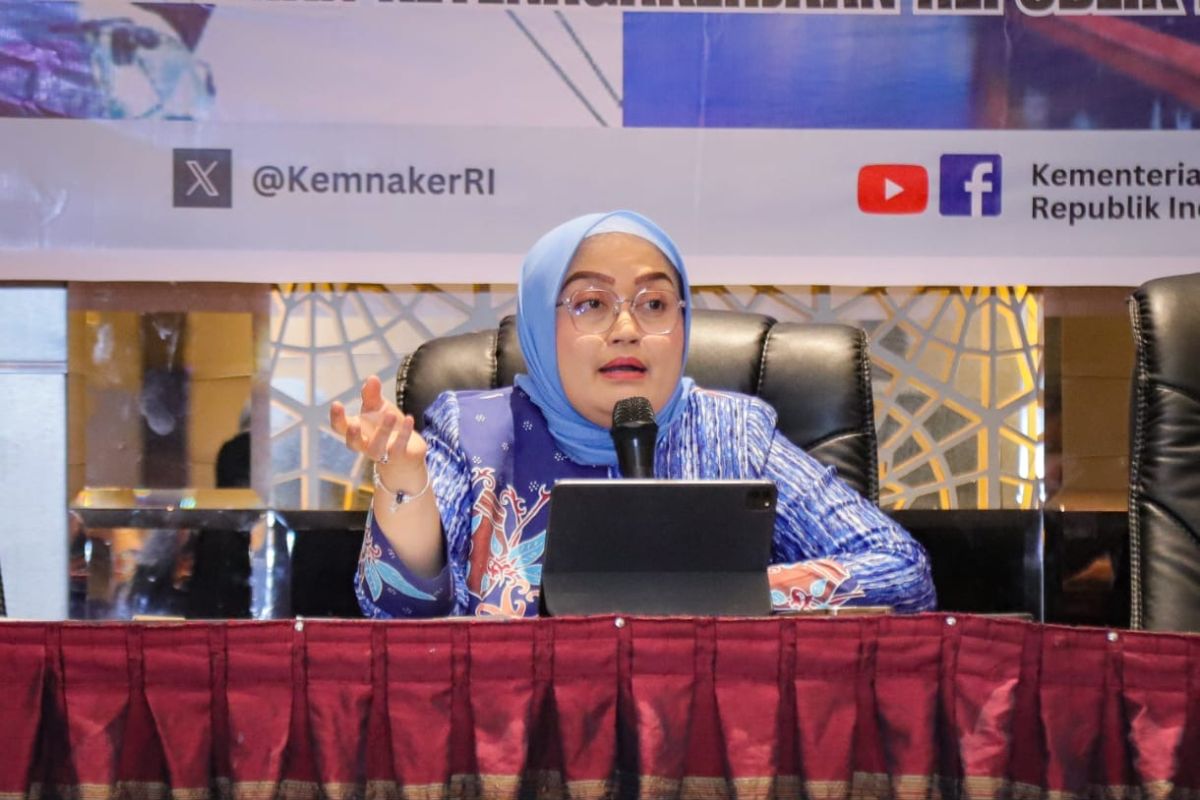 Kemnaker pastikan penyaluran BSU terus berjalan demi jaga daya beli