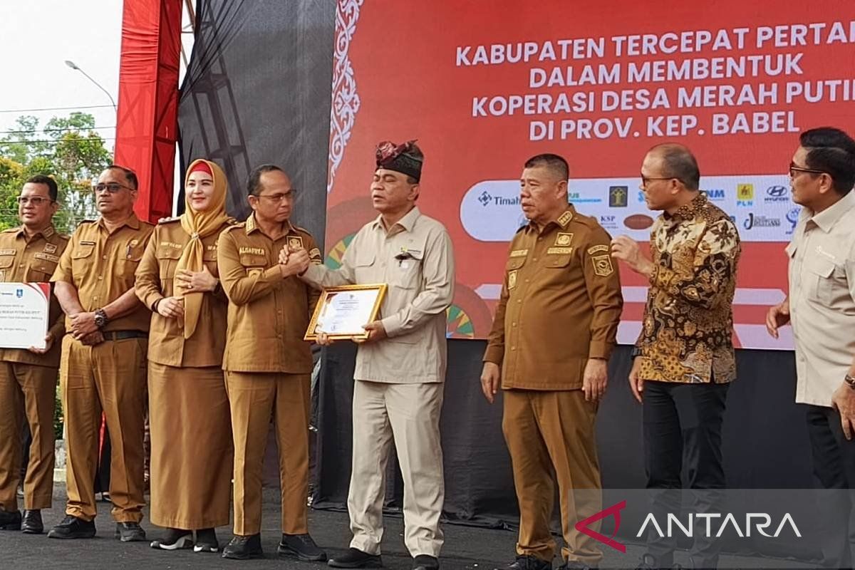 Menkop beri penghargaan bentuk KDMP tercepat di Babel