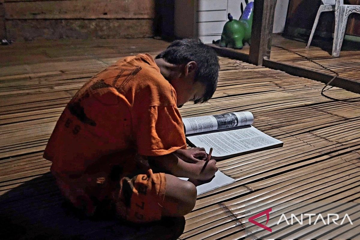 PLN raih apresiasi literasi nusantara 2025 untuk proyek sosial nasional