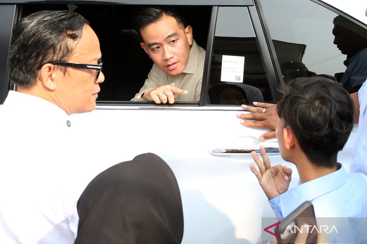 Indonesian VP monitors wage subsidy distribution in Tangerang