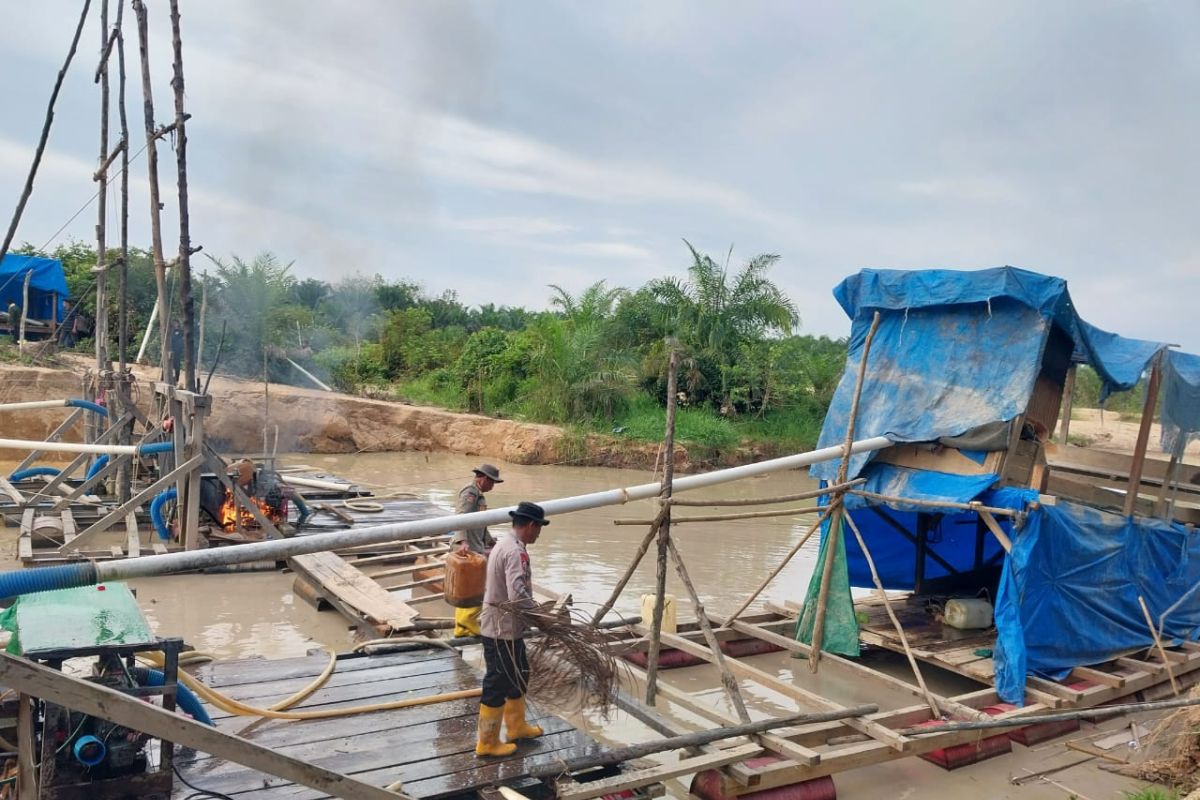 Tim Satgas  PETI Kabupaten Bungo musnahkan 27 unit dompeng