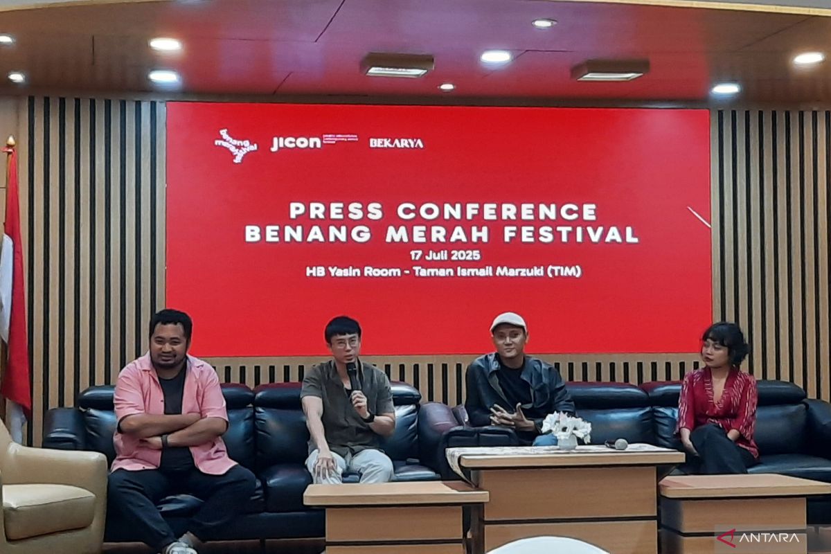 Merayakan kebahagiaan di "Benang Merah Festival" di TIM