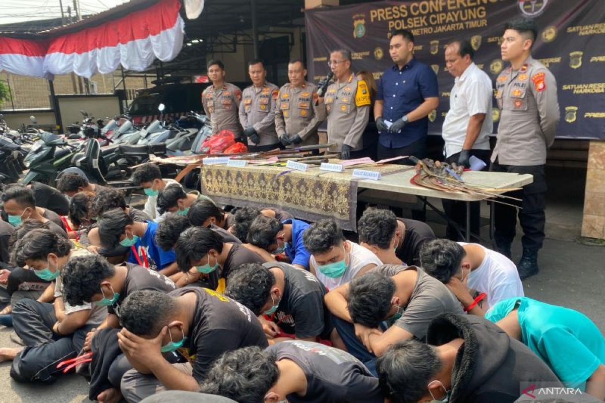 Seratus remaja hendak tawuran di Jaktim usai saling ejek di sosmed
