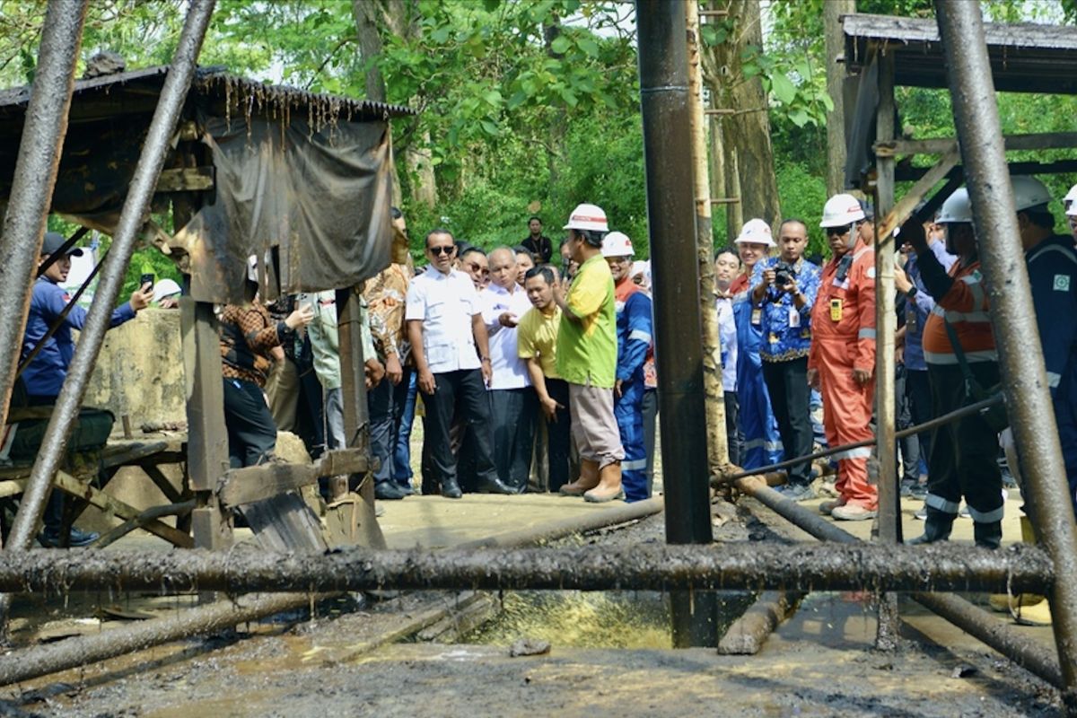 Bahlil ungkap keuntungan dari produksi sumur minyak rakyat, begini hitungannya