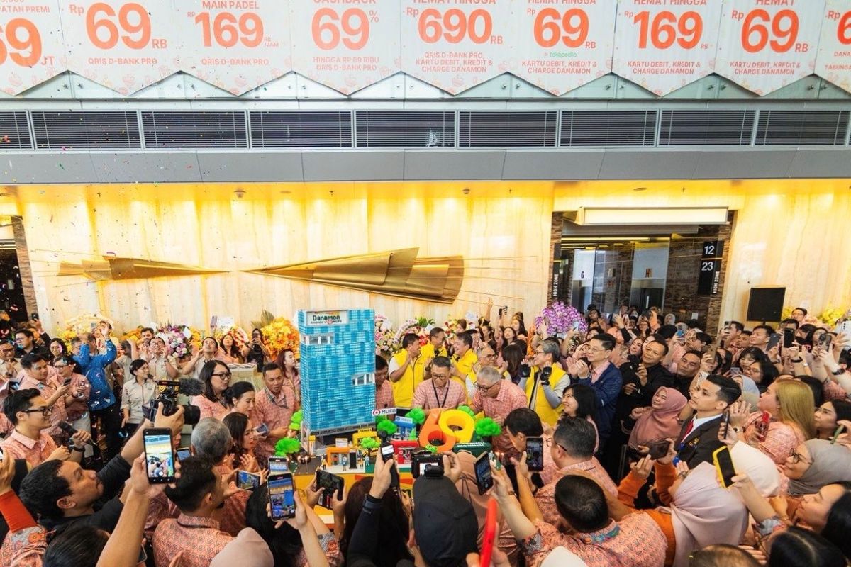 Danamon berkomitmen jadi grup finansial berorientasi nasabah