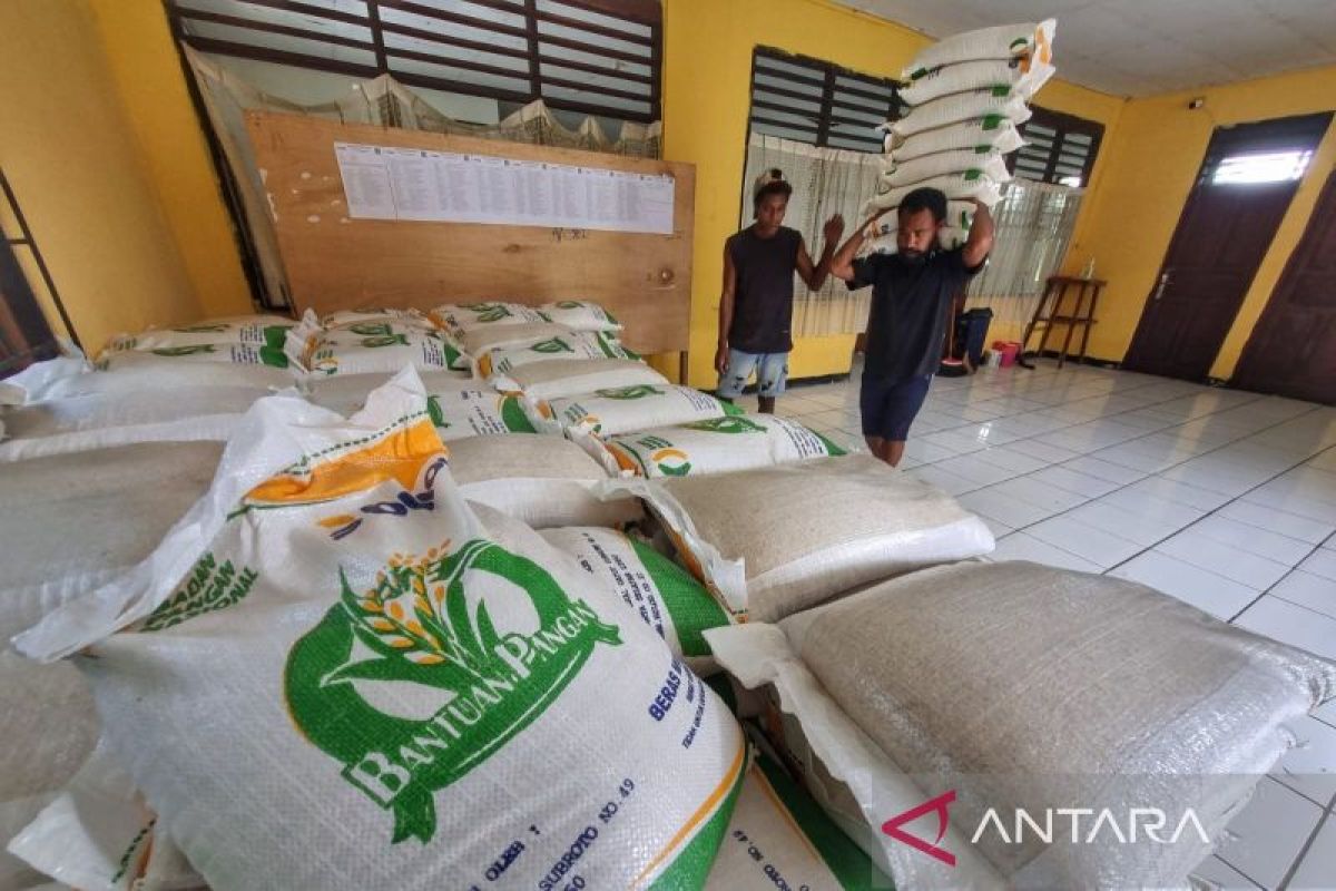Bulog Manokwari salurkan beras kepada 29.234 penerima bantuan pangan