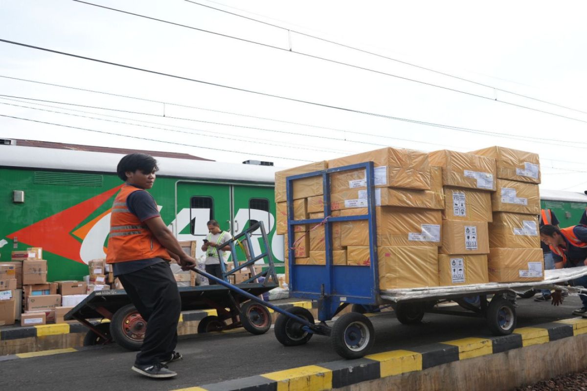 Angkutan barang KAI Daop 6 Tumbuh 15 persen pada Semester 1 2025, dorong logistik ramah lingkungan