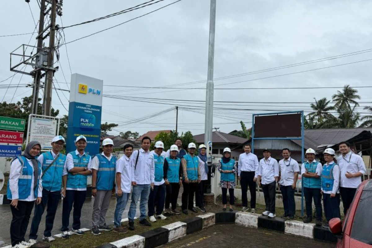 Pertama di Sumbar! SPKLU Tiang hadir di ULP Tabing, solusi praktis bagi pengguna kendaraan listrik